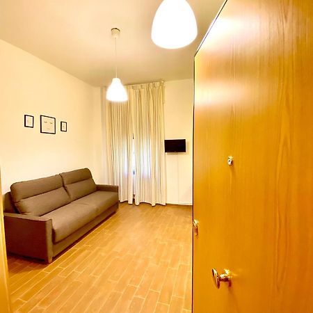 Luxury Apartment By Palazzo Senesi Rome Bagian luar foto