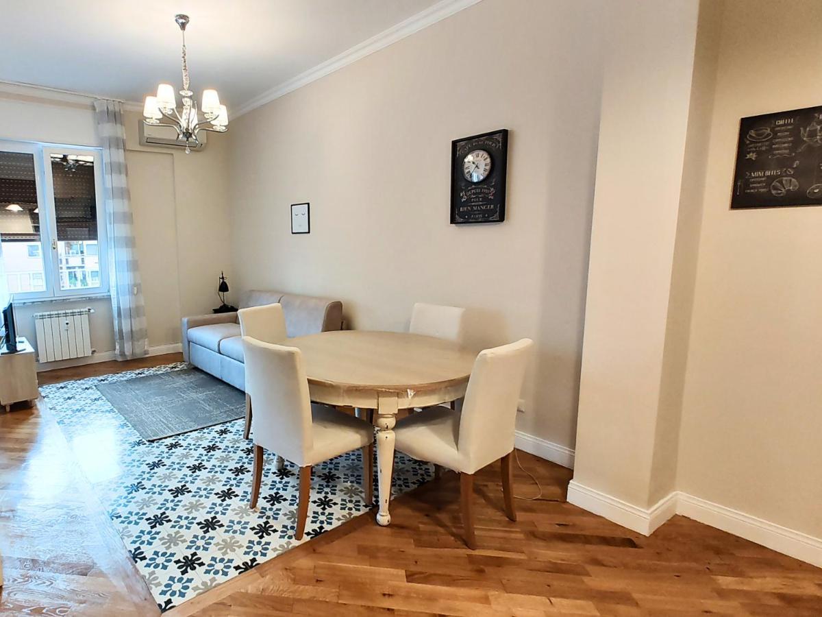 Luxury Apartment By Palazzo Senesi Rome Bagian luar foto