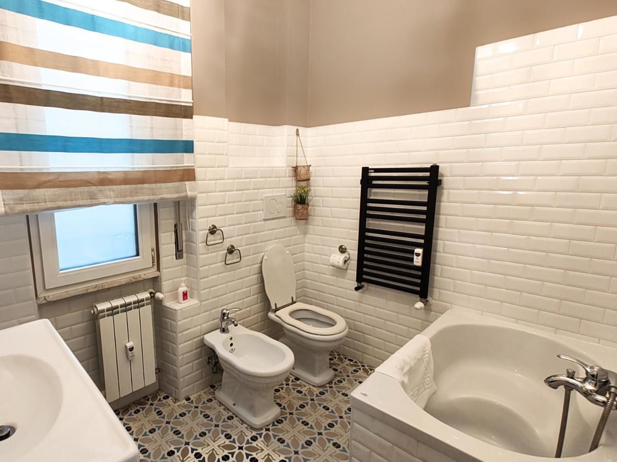Luxury Apartment By Palazzo Senesi Rome Bagian luar foto