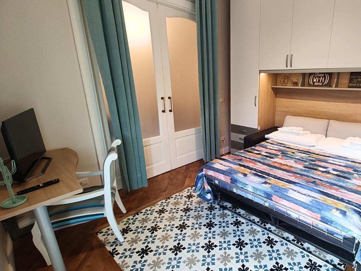 Luxury Apartment By Palazzo Senesi Rome Bagian luar foto