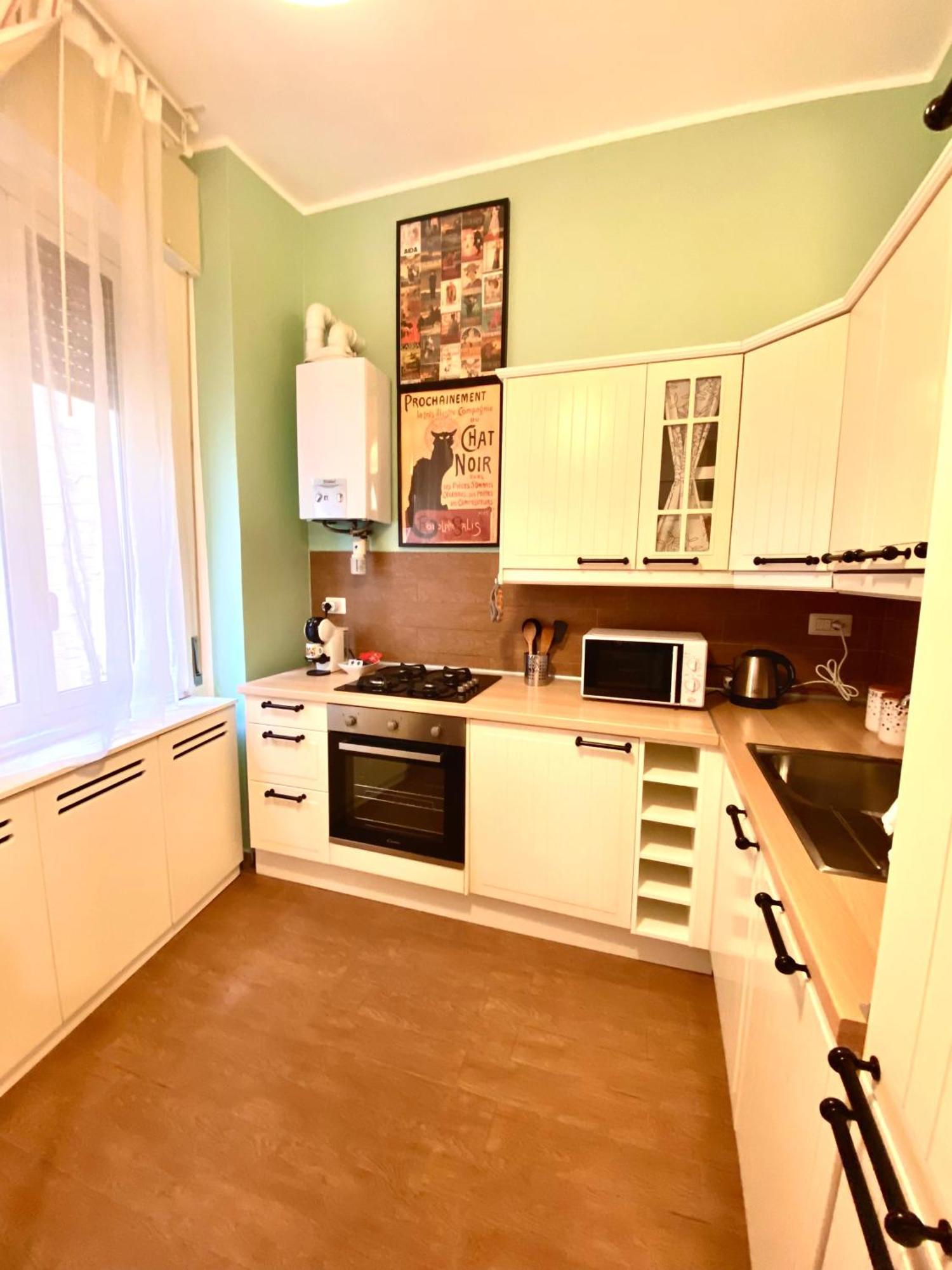 Luxury Apartment By Palazzo Senesi Rome Bagian luar foto