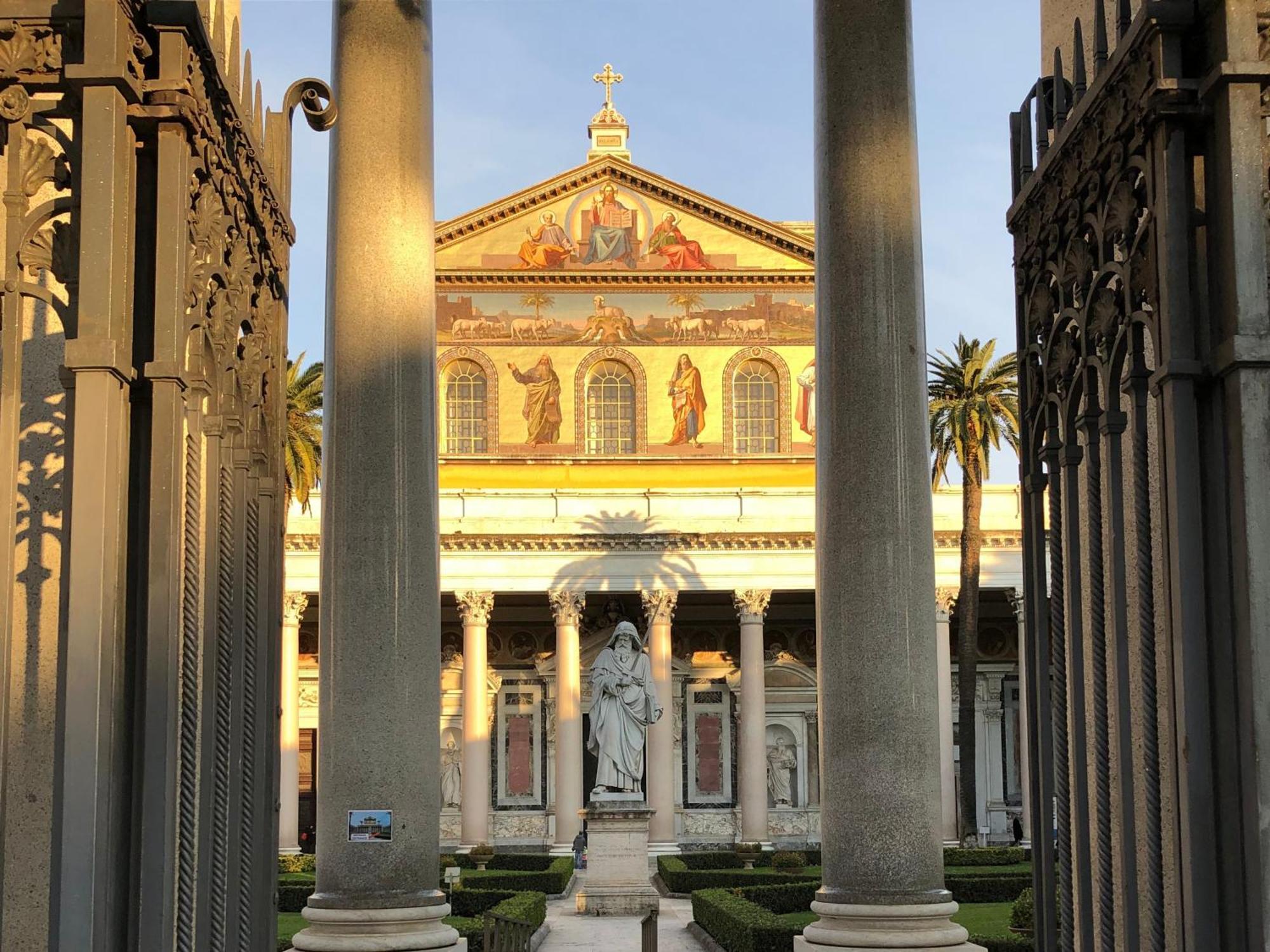 Luxury Apartment By Palazzo Senesi Rome Bagian luar foto
